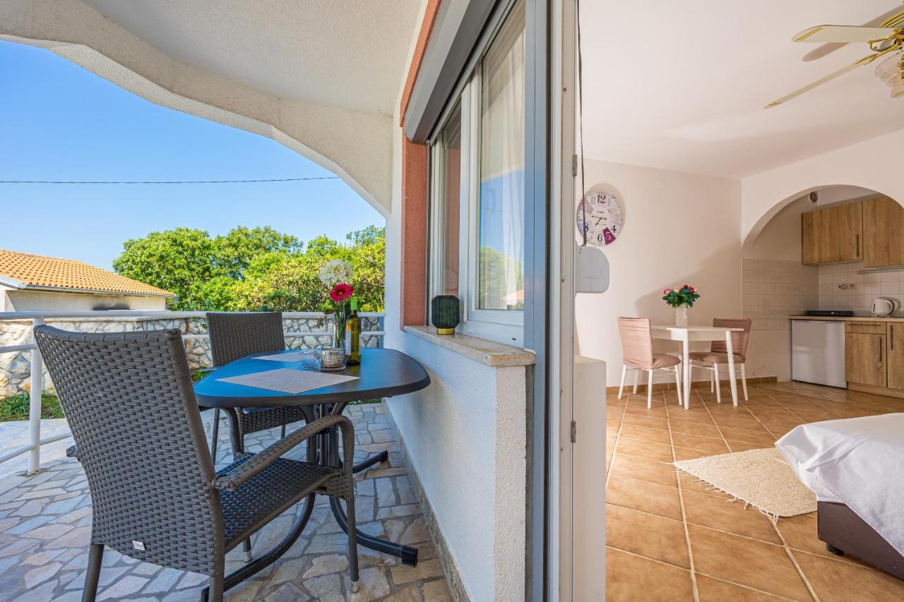 דראמליי Bella Adria Apartmani מראה חיצוני תמונה